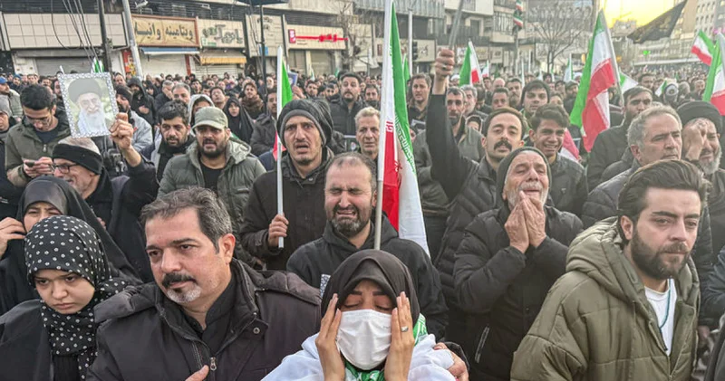 Hamaney in ölümünün ardından İranlılar sokaklara çıktı Dış Haberler