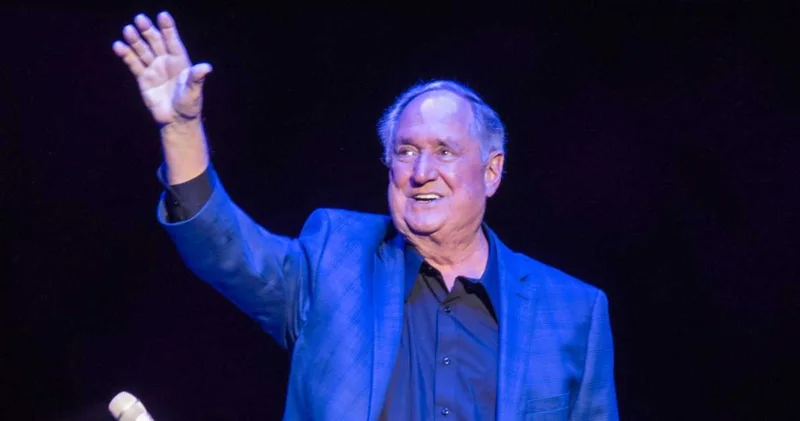 Grammy adayı efsane şarkıcı hayatını kaybetti