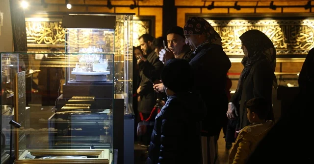 Konya da Mukaddes Emanetler sergisine yoğun ilgi Konya Haberleri