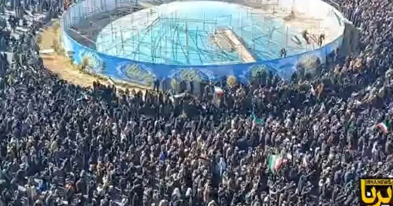 Hamaney in ölümü sonrası Tahran da mahşeri kalabalık! Sayı giderek artıyor