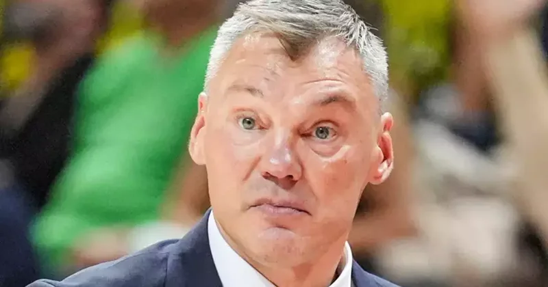 Fenerbahçe Beko ya şok haber! Sarunas Jasikevicius Dubai de mahsur kaldı: Uçuşlar iptal Fanatik Gazetesi Basketbol Haberleri Spor