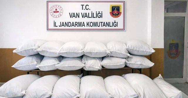 Van da 3 milyon 150 bin TL değerinde kaçak gıda ele geçirildi Van Haberleri