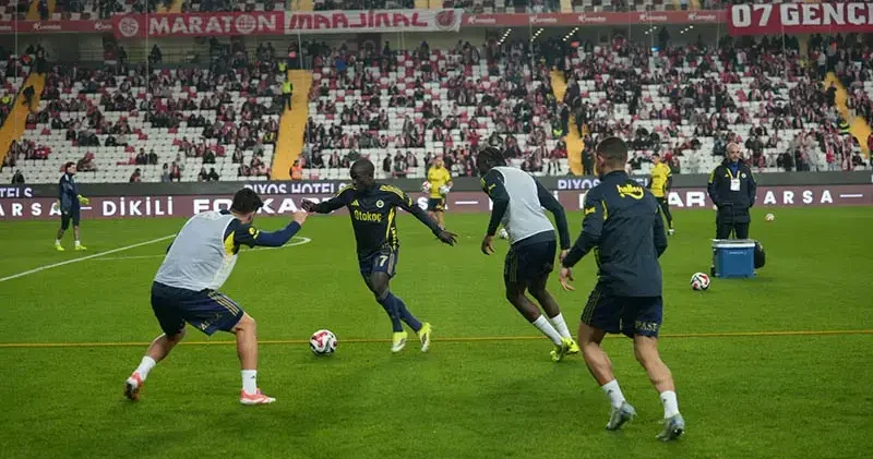 Fenerbahçe deplasmanda 1 puan ile yetindi