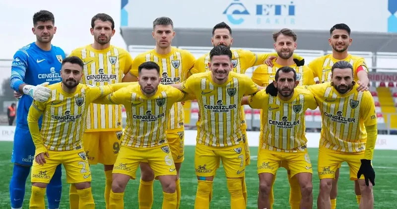 TFF 2. Lig de şampiyonluk adayı kötü giderken hükmen galip geldi