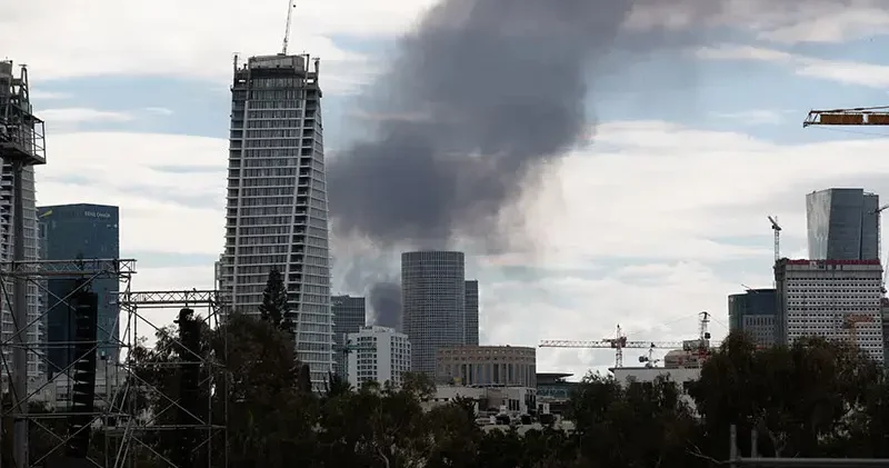 İran, ABD üslerine ve İsrail e yeni saldırılar düzenledi