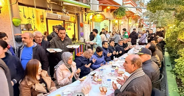 Datça da 86. Sokak esnafından 400 kişilik iftar Muğla Haberleri