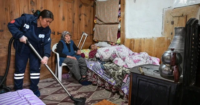 Evde sağlık ve bakım hizmetiyle uzaklar yakın oluyor Mersin Haberleri