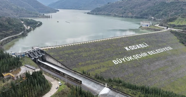 Kocaeli nin fazla suyu Sapanca Gölü ne gönderiliyor Özel hat kuruldu, barajın kapakları açıldı, fazla su Sapanca ya aktarılıyor Kocaeli Haberleri