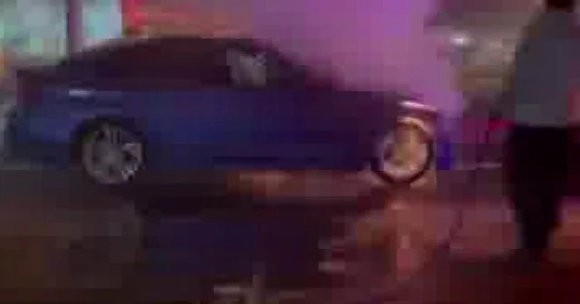 Diyarbakır da seyir halindeki otomobil alev topuna döndü Diyarbakır Haberleri