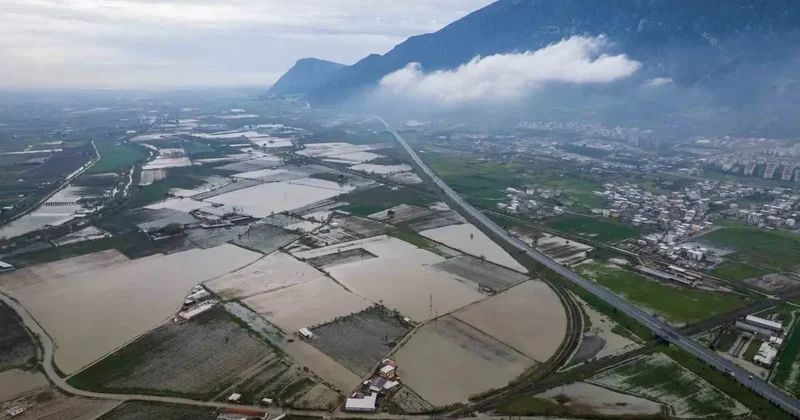 Gediz taşkını yerleşim alanlarına ulaştı