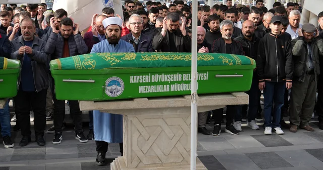 Kayseri de silahlı saldırıda ağır yaralanan Emirhan, hayatını kaybetti Kayseri Haberleri