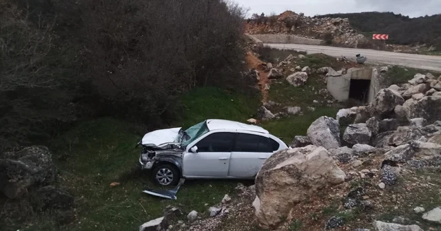 Kontrolden çıkan otomobil şarampole uçtu, sürücüsü yaralandı Bilecik Haberleri