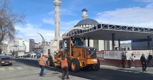 Kars ta şehir içi yollar yenileniyor: Caddelere karayolları eli değdi Kars Haberleri