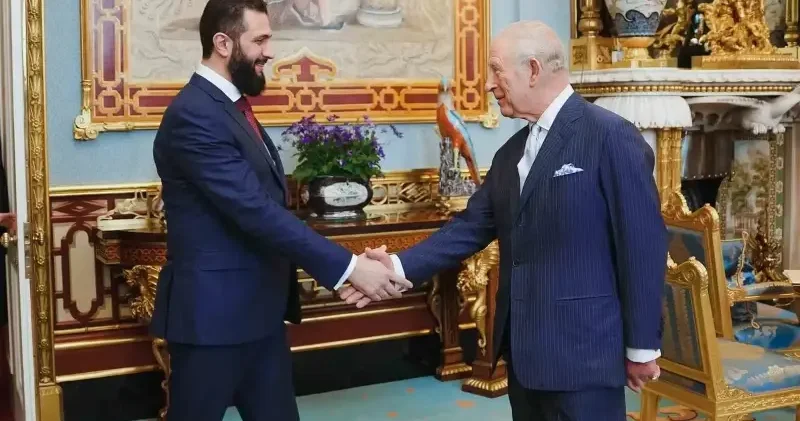 Suriye Devlet Başkanı Şara İngiltere Kralı III. Charles ile yeniden inşa sürecini ele aldı Dünya Haberleri