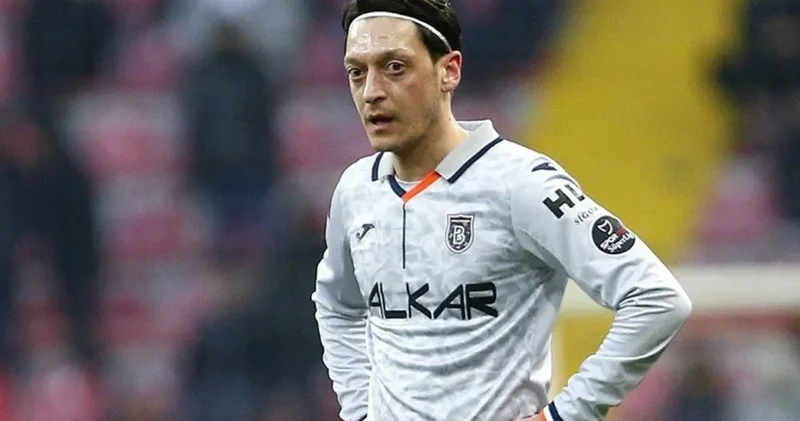 Fenerbahçe nin kararı saçma diyerek açıkladı: Mesut Özil de içerdi