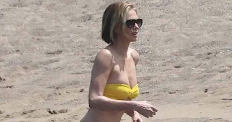 Charlize Theron yıllara meydan okudu