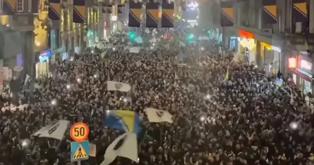 Saraybosna da halk Dünya Kupası kutlamaları için sokaklara döküldü VİDEO İZLE