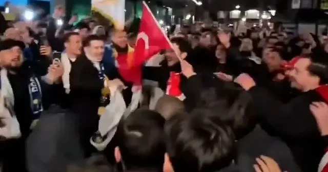 Türk ve Boşnak taraftarlar birlikte sevindi VİDEO İZLE