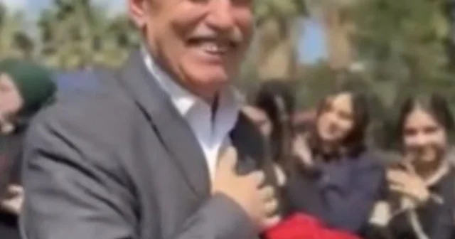 40 yıllık Arapça öğretmeni ilahilerle emekliliğe uğurlandı Osmaniye Haberleri