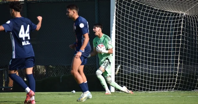 Altınordu nun 20 yaşındaki kalecisi, bu sezon 8 penaltıdan 7 sini kurtardı İzmir Haberleri