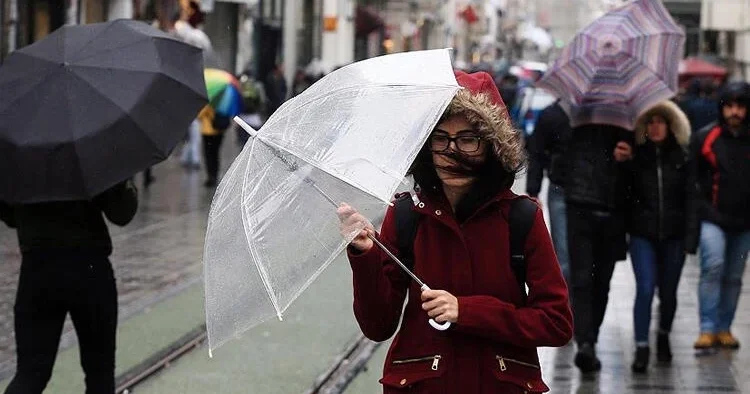 SON DAKİKA HAVA DURUMU TAHMİNLERİ İL İL METEOROLOJİ Bugün (1 Nisan) hava nasıl olacak? İstanbul da yağmur yağacak mı? Meteoroloji den toz taşınımı ve...