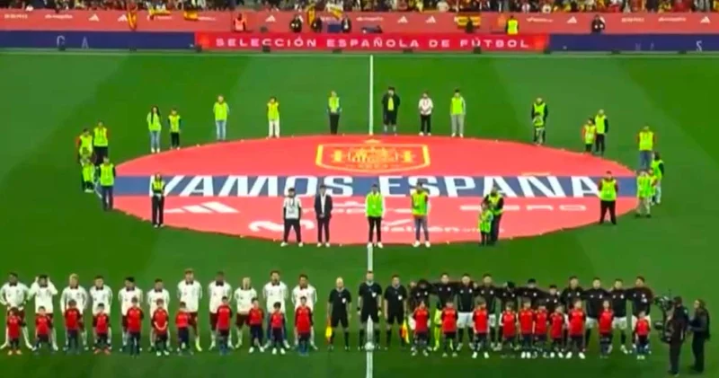 İspanya Mısır maçında futbolcuları bile şaşkına çeviren anlar: Soruşturma başlatıldı