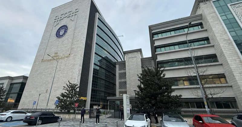 Bozbey, kurduğu paravan firmada kendisini satış danışmanı göstermiş