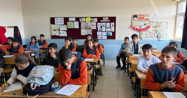 Kaymakam Kahraman okul ziyaretlerini sürdürüyor Kars Haberleri