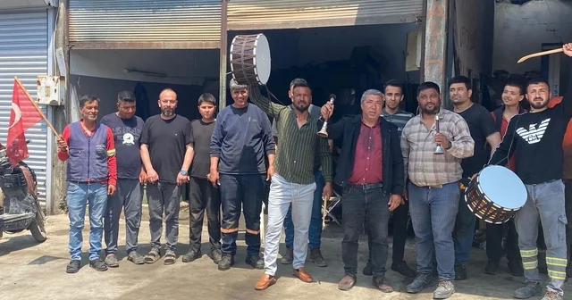 Osmaniye de sanayi esnafından 1 Mayıs a davul zurnalı kutlama Osmaniye Haberleri