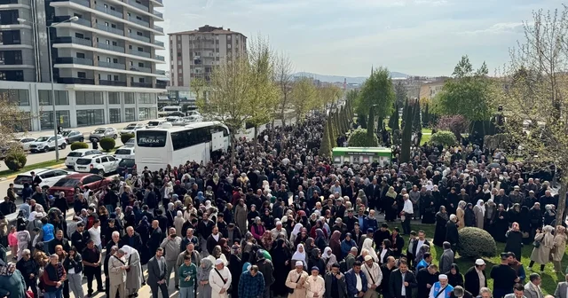 Çorum da 325 hacı adayı dualarla uğurlandı Çorum Haberleri