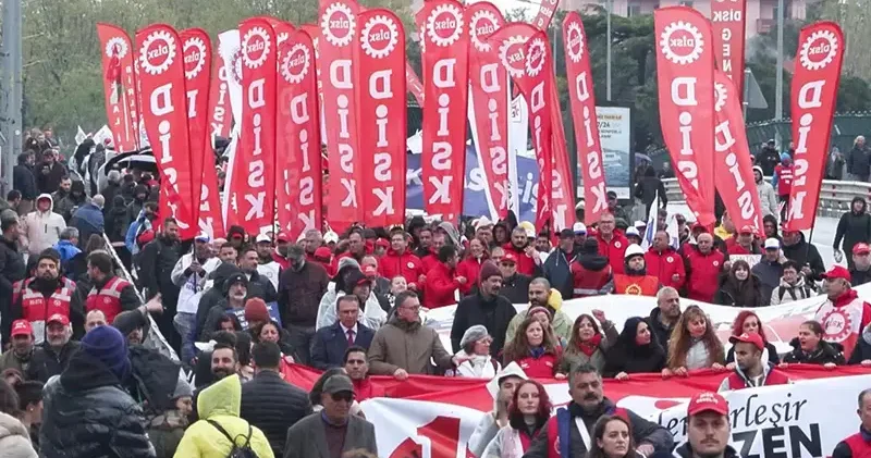 Kadıköy de 1 Mayıs kutlaması başladı