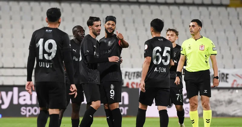 Manisa FK son haftada Sakaryaspor’u farklı geçti!