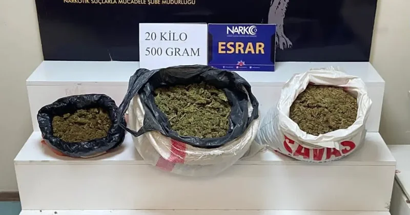 Adana da otomobilde 20 kilo 500 gram esrar ele geçirildi