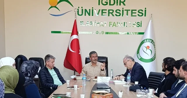Iğdır Üniversitesi nce kitap kritiği ve söyleşi programı düzenlendi Iğdır Haberleri