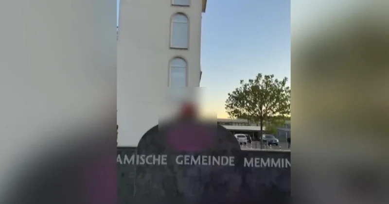 Almanya da caminin duvarı tahrip edildi ve girişine domuz başı bırakıldı