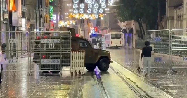 İstanbul da hangi yollar kapalı? Hangi toplu taşıma araçları kısıtlandı? Metrobüs çalışıyor mu? Metro çalışıyor mu? VİDEO İZLE