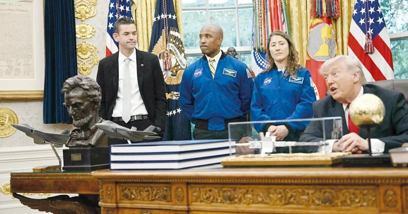 NASA Direktörü’ne kepçe şakası