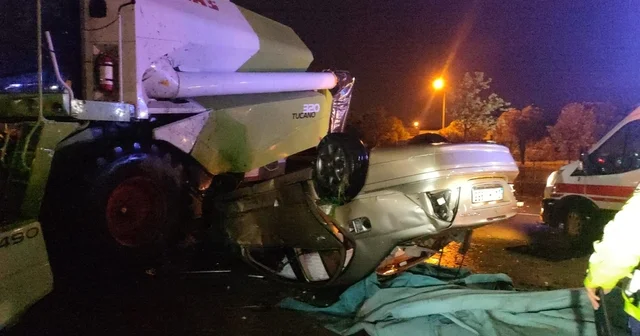 Tekirdağ da taklalar atan otomobilin fuar alanına uçtuğu kaza kamerada Tekirdağ Haberleri