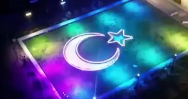 KKTC Cumhuriyet Yerleşkesi nde dikkat çeken ışıklandırma çalışması VİDEO İZLE