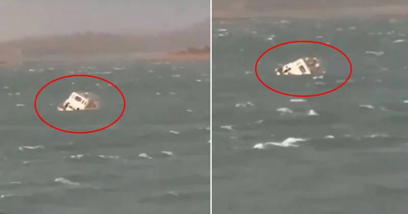Hindistan da tur teknesi alabora oldu: 9 ölü, 17 yaralı