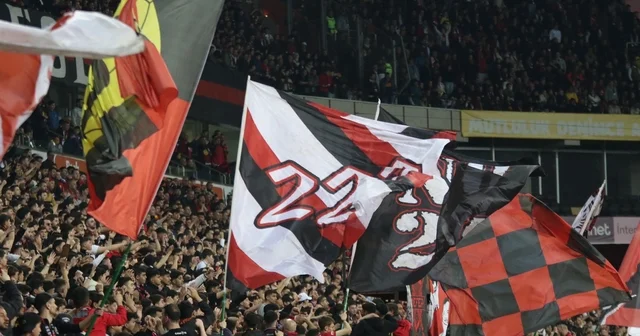 Eskişehirspor Ayvalıkgücü biletleri 1 saatte tükendi Eskişehir Haberleri