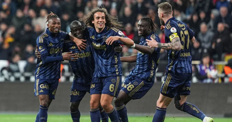 Fenerbahçe Başakşehir maçı ne zaman, saat kaçta? Hangi kanalda CANLI yayınlanacak?