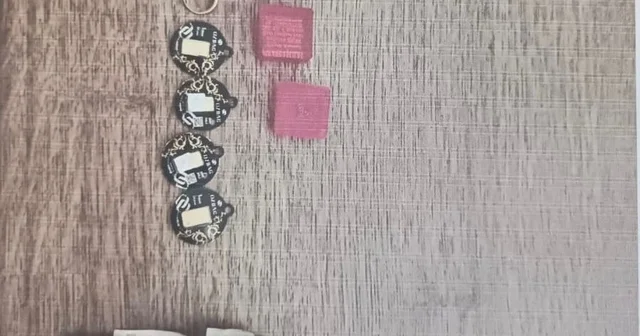 Burdur da yaşlı kadının unuttuğu çantadan hırsızlık yapan şahıslar yakalandı Burdur Haberleri