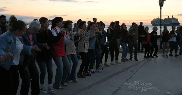 Kuşadası nda 1 Mayıs kutlamaları Ömer Günel mitingine döndü Aydın Haberleri