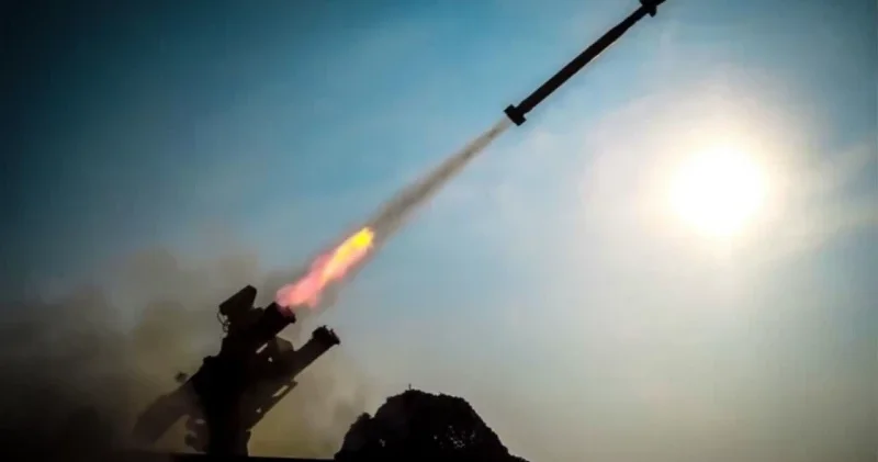 İran da patlama sesleri: Tahran da hava savunma sistemleri aktif hale getirildi Dünya Haberleri