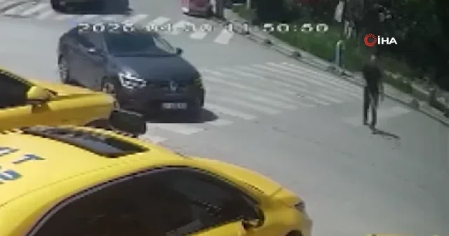 Kocaeli de vicdan sızlatan görüntü: Yaya geçidinde görme engelli vatandaşa yol vermediler VİDEO İZLE