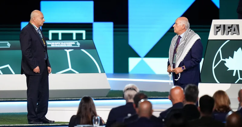 Filistin Futbol Federasyonu Başkanı Jibril Rajoub, İsrailli başkanla tokalaşmayı reddetti!