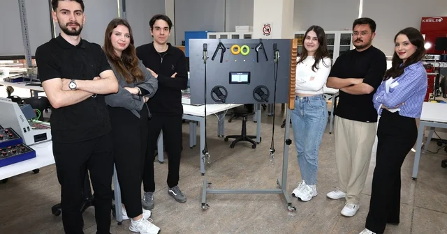 Gençlerden akıllı egzersiz makinesi İzmir Haberleri