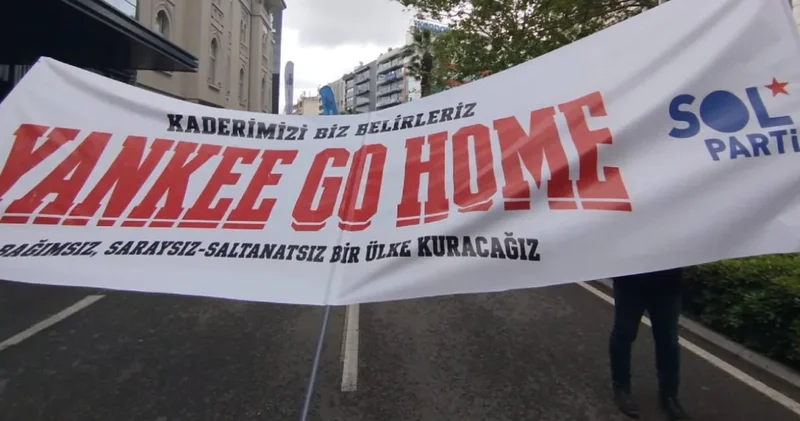 Polis ABD karşıtı pankarta izin vermedi