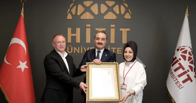 Hitit Üniversitesi nin kan bağışı duyarlılığına Kızılay dan gümüş madalya Çorum Haberleri